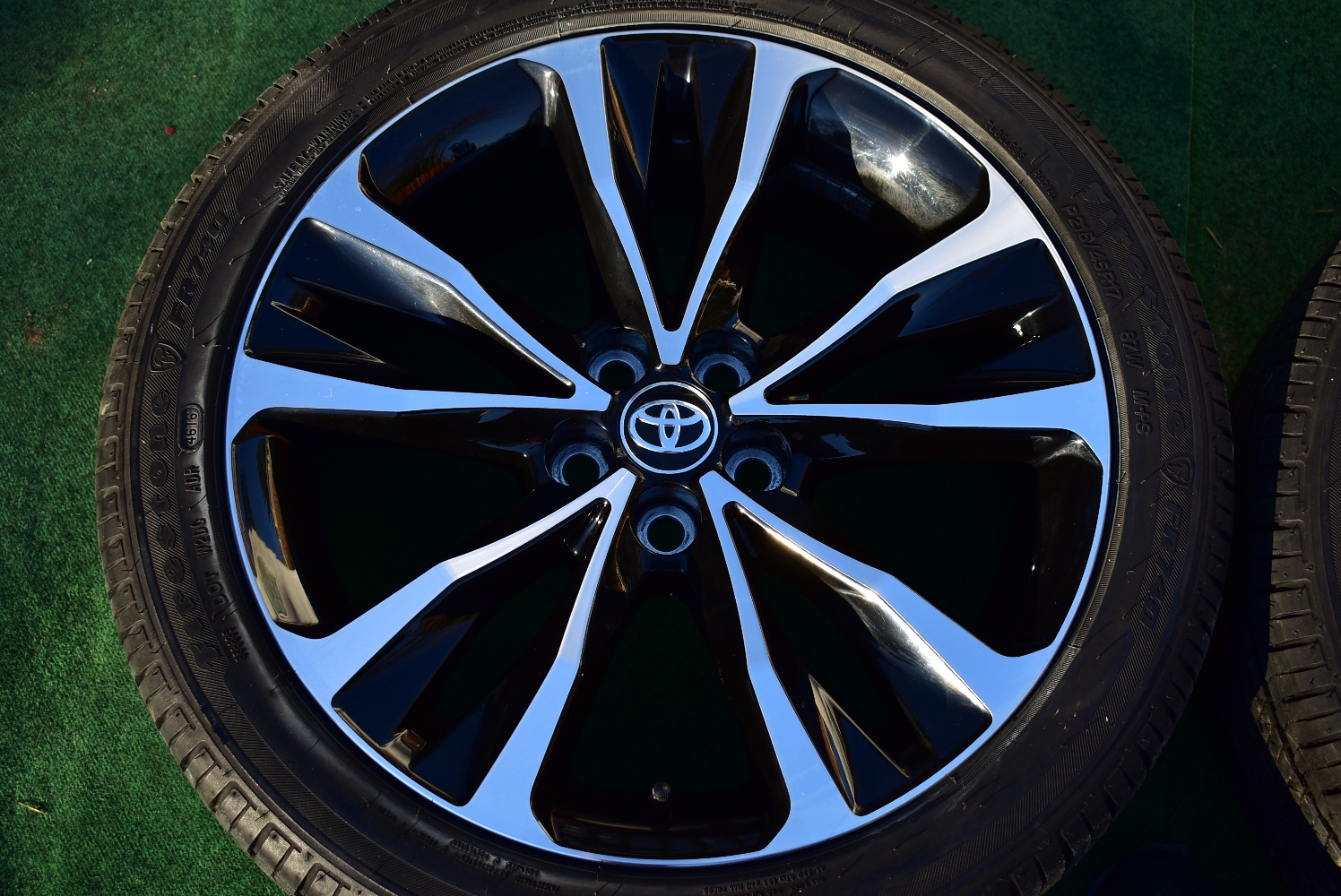 17" Toyota Corolla S Factory OEM Wheels Firestone P215/45R17 2017 Prius