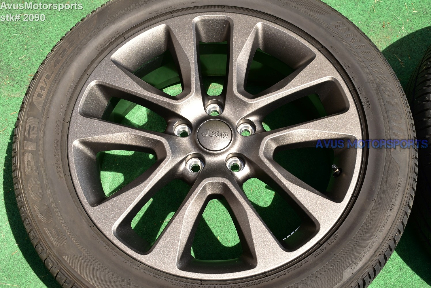 20" Jeep Grand Cherokee High Altitude OEM Factory Genuine Wheels Tire